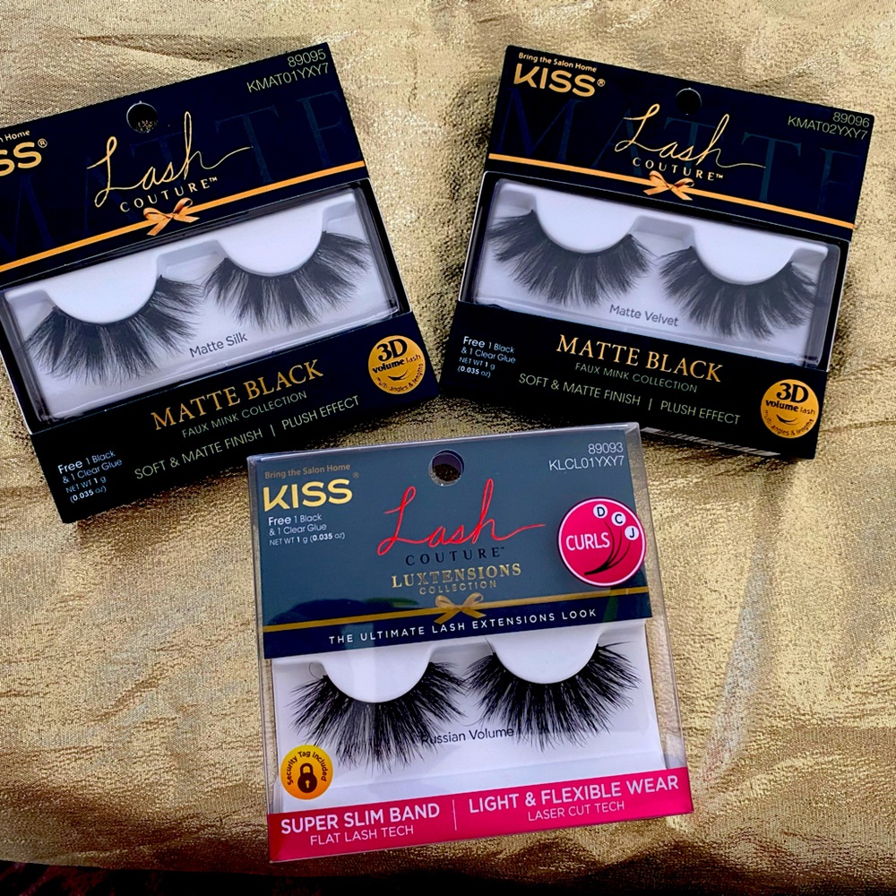 Glam lashes that includes clear and black glue. 3 packages are included.